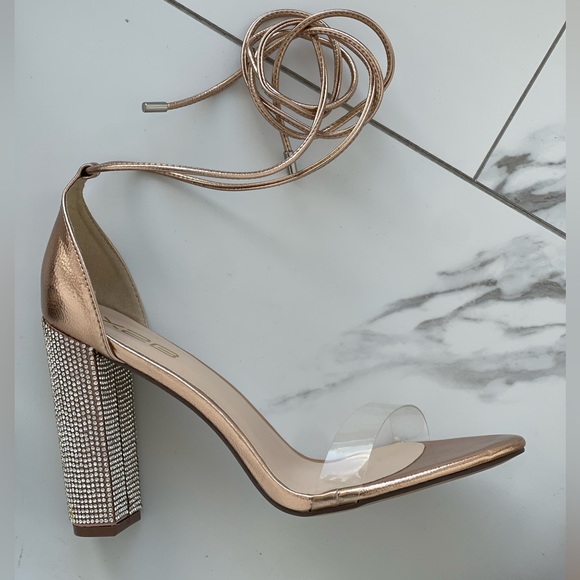 Shoe Lot 10 pairs of shoes. Size 10 - Picture 2 of 11